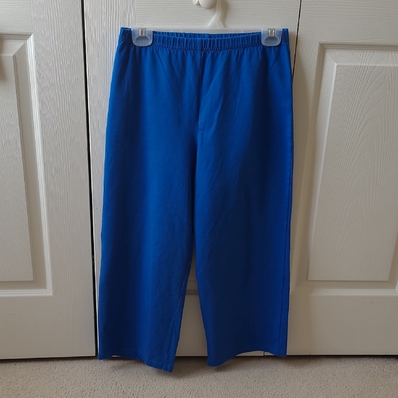 Women with Control Pants - Women with Control Full Leg Crop Pants  (M)